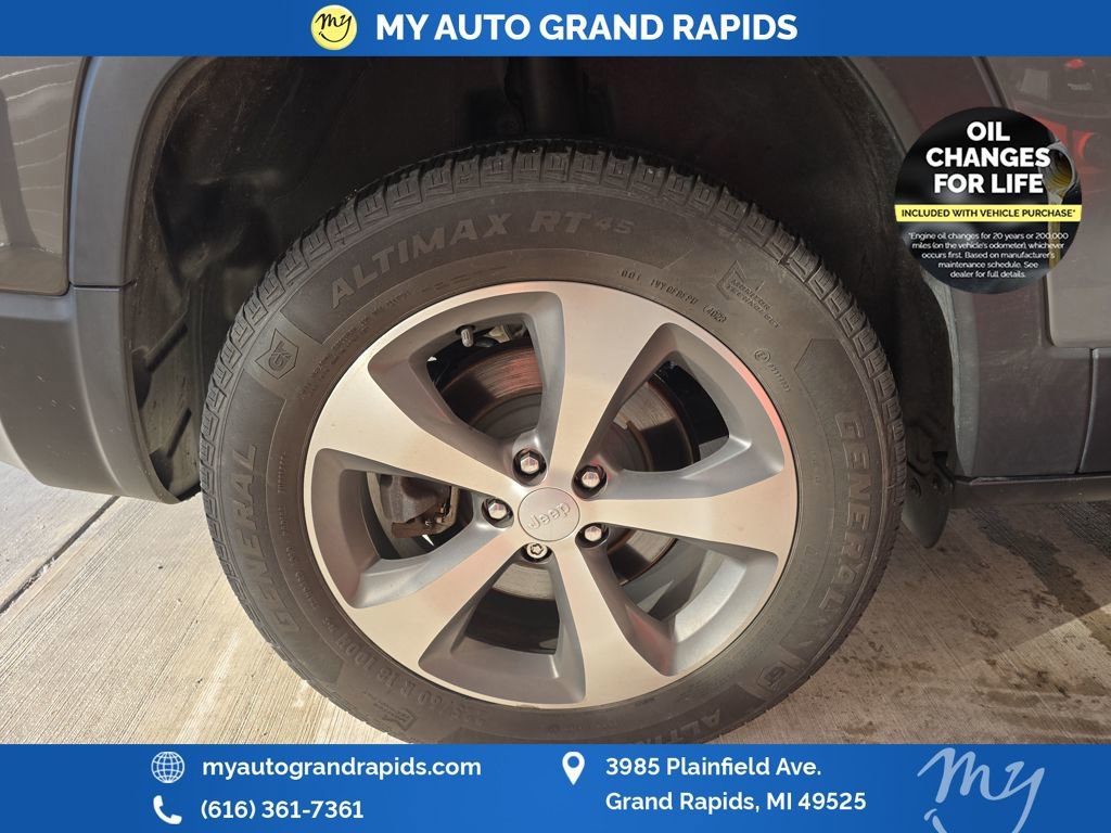 Used 2020 Jeep Cherokee Limited image 32