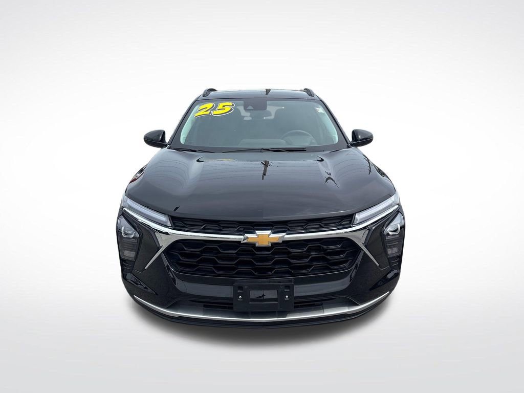 Used 2025 Chevrolet Trax LT w/ LT Convenience Package FWD image 12