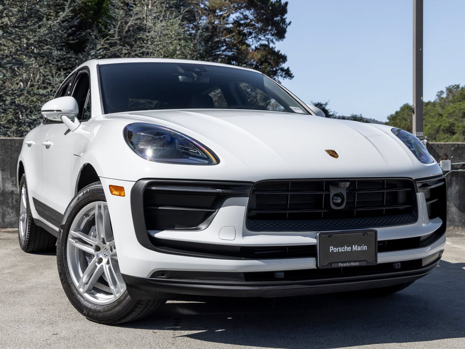 Certified 2026 Porsche Macan AWD/4WD image 9
