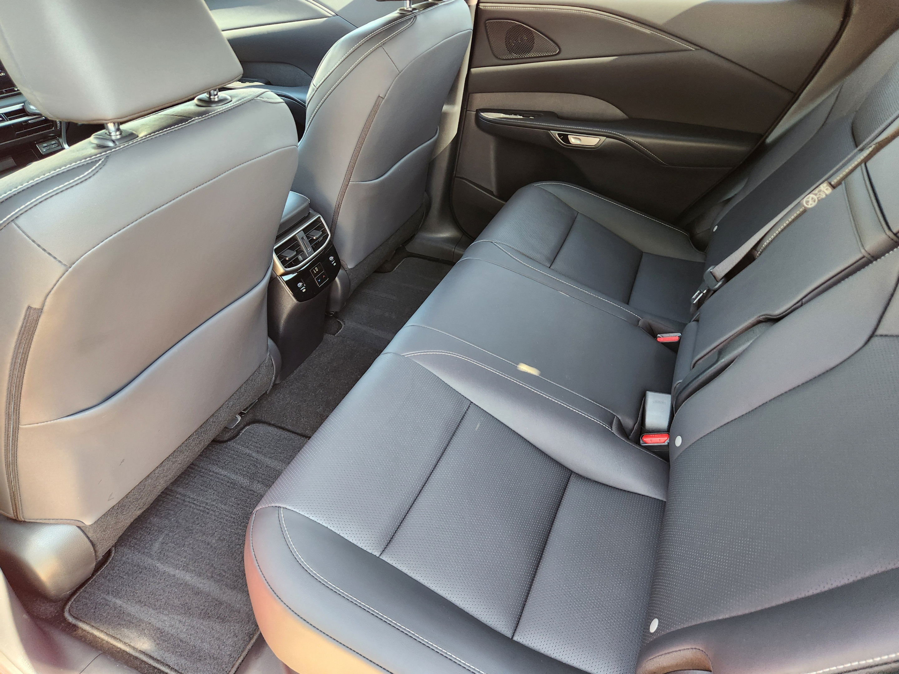Used 2024 Lexus RX 350 Premium Plus w/ Accessory Package (Z1) FWD image 27