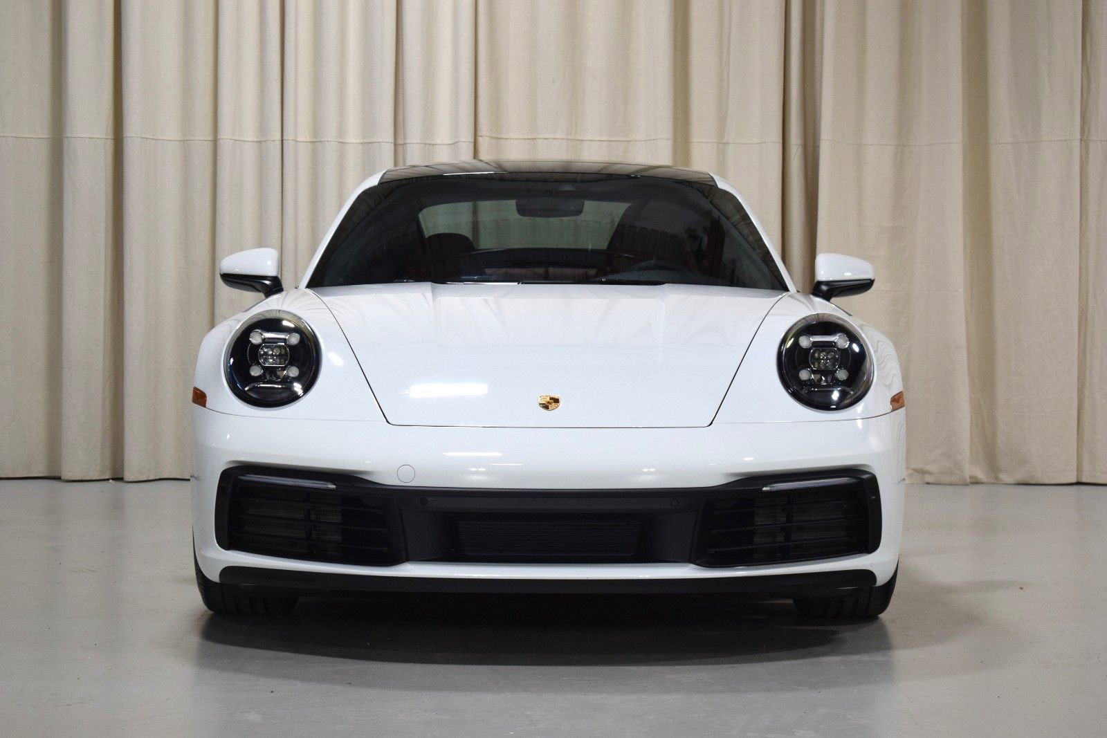 Used 2024 Porsche 911 Carrera RWD image 8