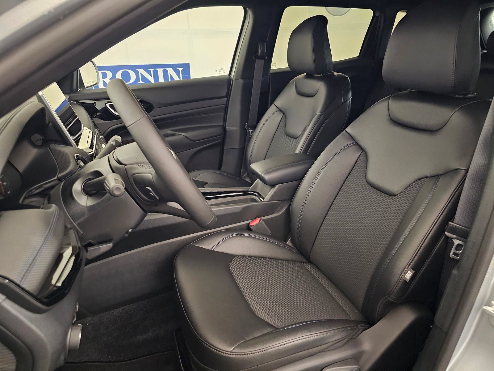 New 2026 Jeep Compass Latitude AWD/4WD image 5