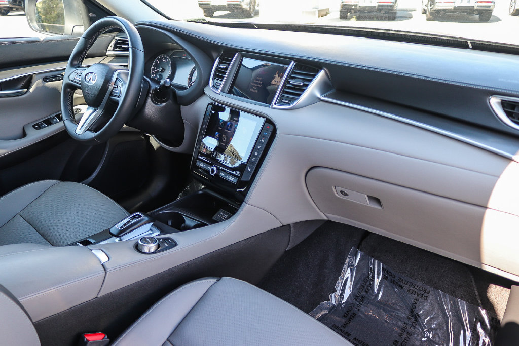 Certified 2023 INFINITI QX50 Luxe FWD image 15
