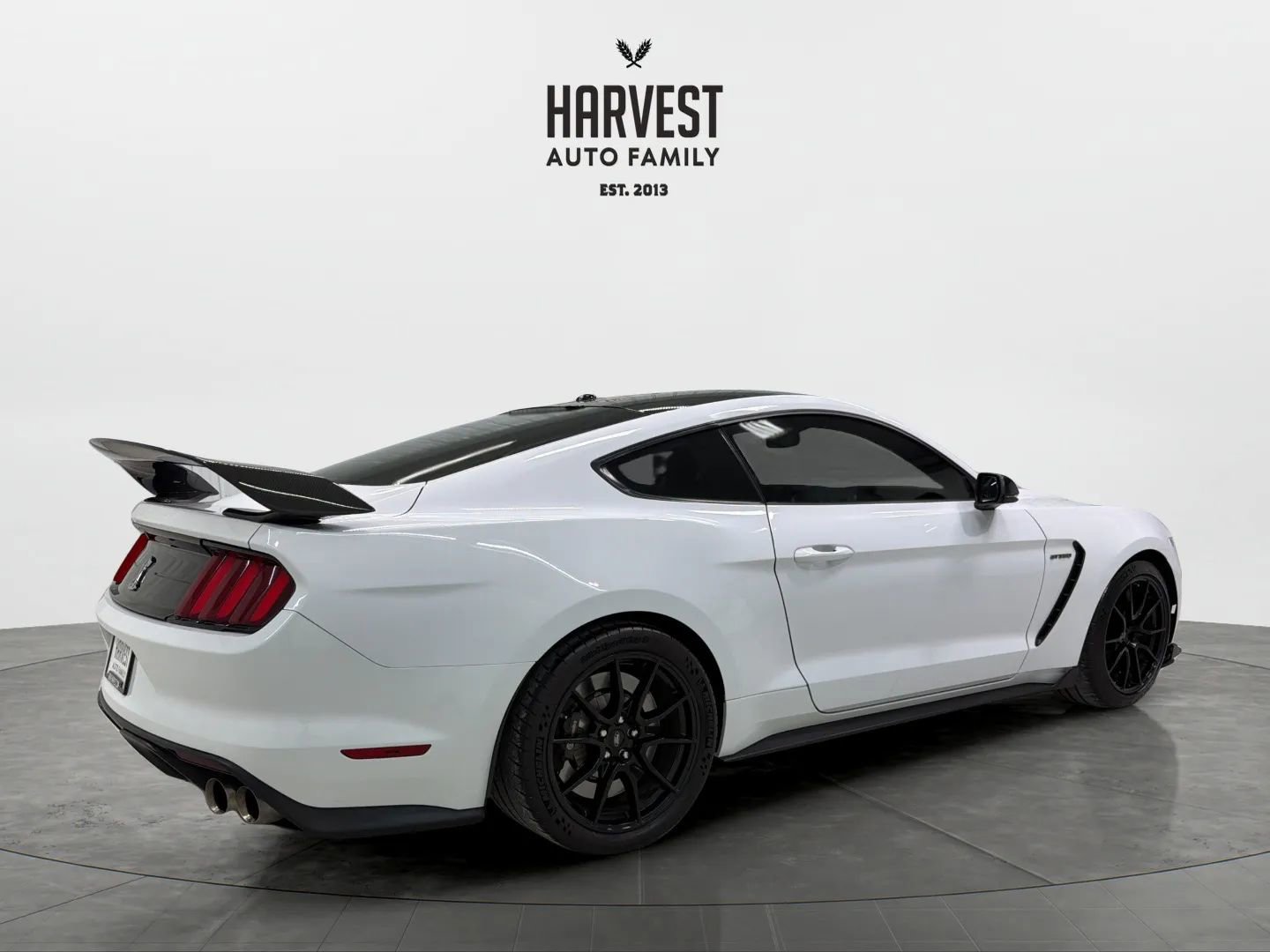 Used 2019 Ford Mustang Shelby GT350 w/ Technology Package image 7