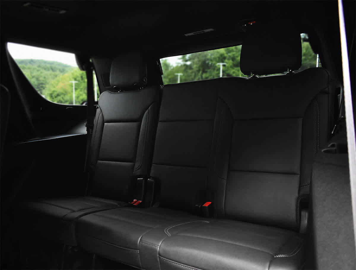 Used 2022 Chevrolet Tahoe LT w/ Luxury Package AWD/4WD image 11