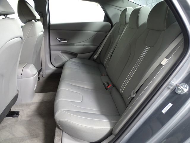 Used 2024 Hyundai Elantra SEL image 11