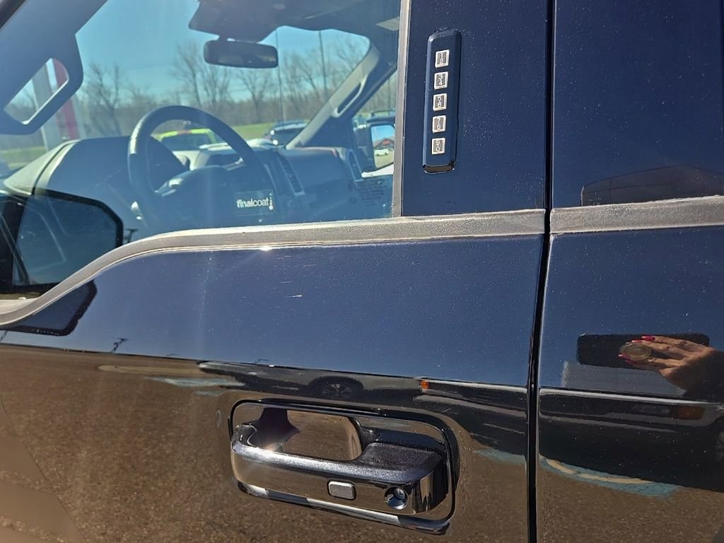 Used 2019 Ford F150 Lariat w/ Equipment Group 502A Luxury AWD/4WD image 9