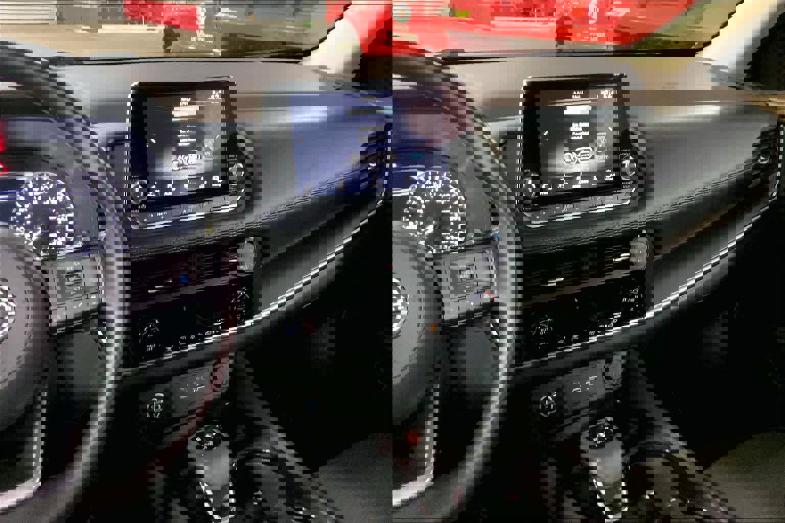 Used 2023 Nissan Rogue SV image 7