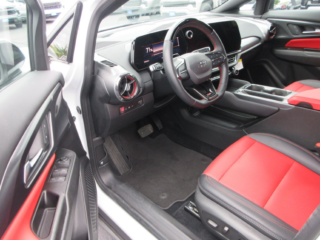 Used 2024 Chevrolet Equinox EV RS w/ Active Safety Package 3 FWD image 13
