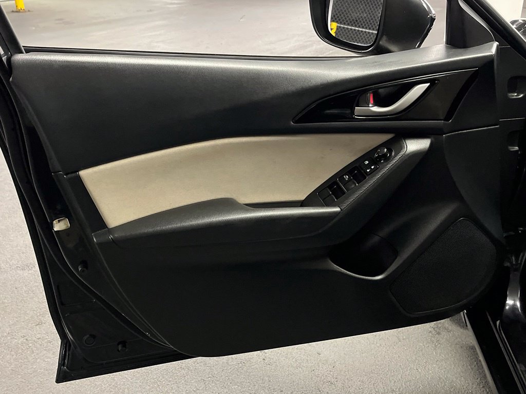 Used 2014 MAZDA MAZDA3 i Touring FWD image 16