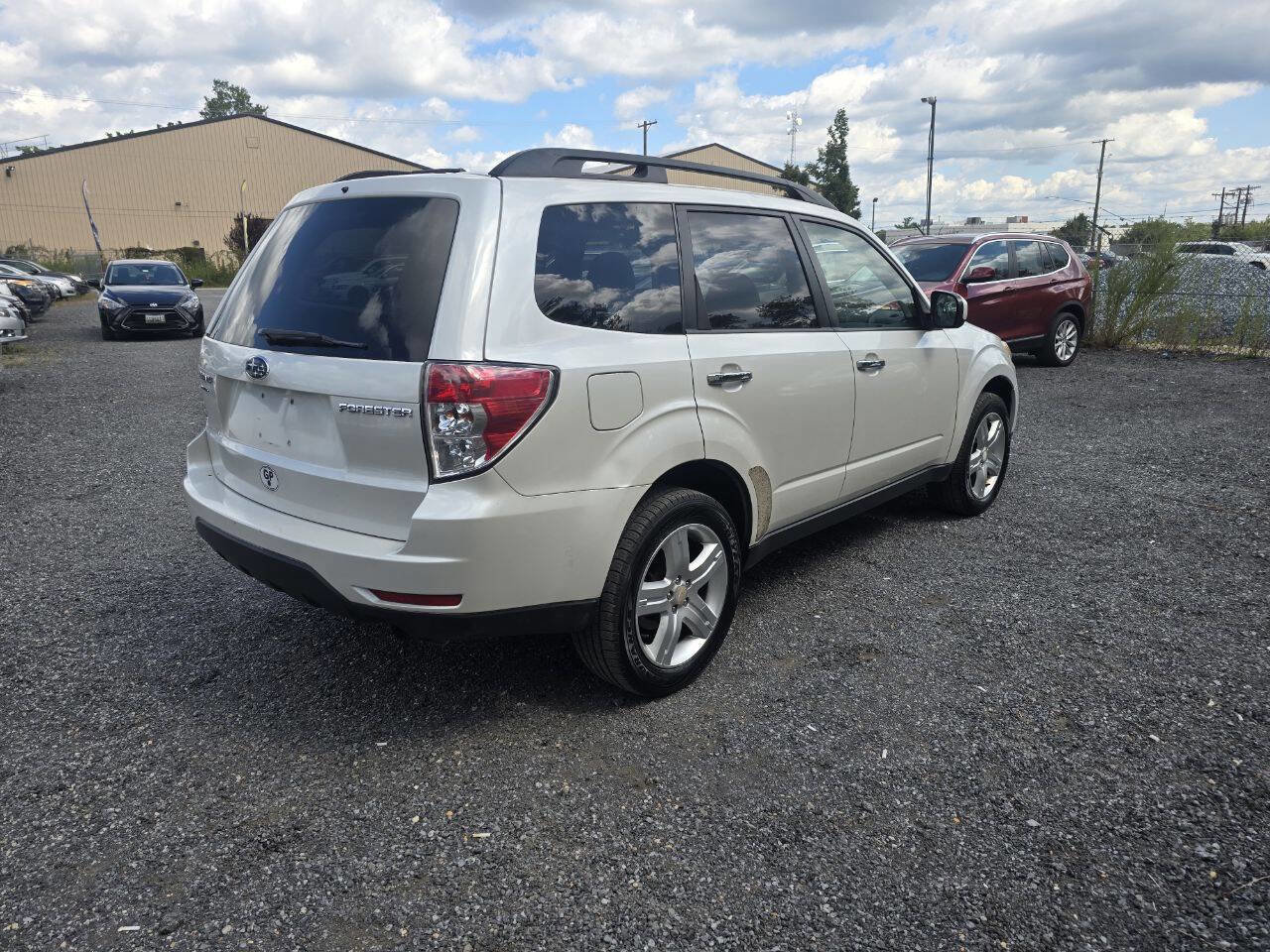 Used 2010 Subaru Forester 2.5X Premium image 12