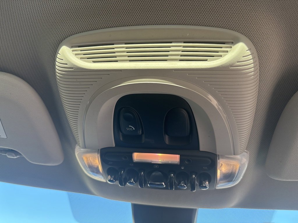 Used 2019 MINI Cooper Countryman w/ Premium Package image 26