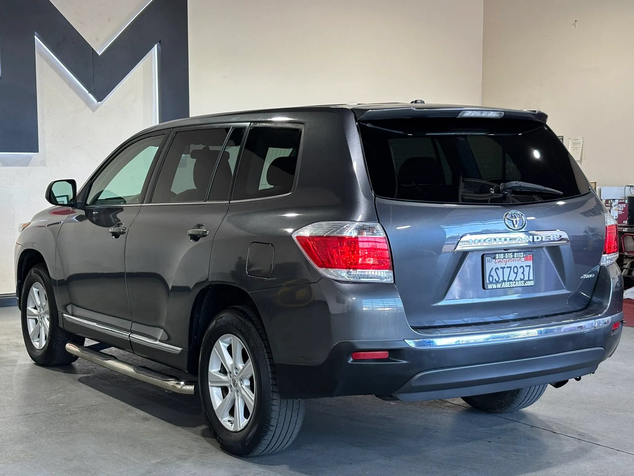 Used 2012 Toyota Highlander 4WD w/ Tech Pkg image 6