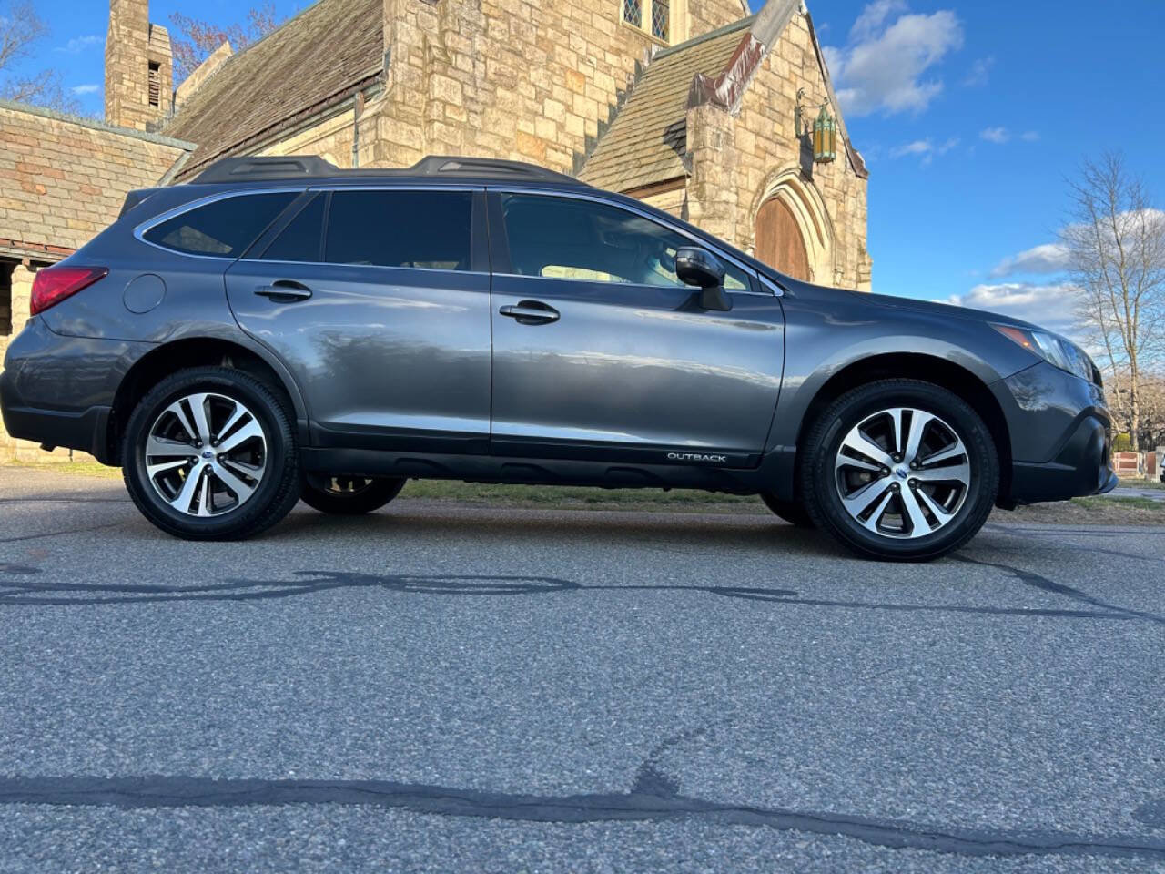 Used 2018 Subaru Outback 3.6R Limited image 10