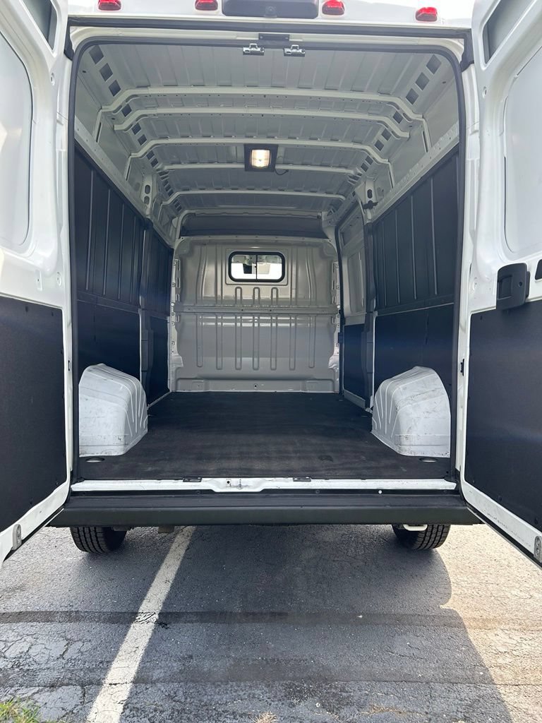 Used 2025 RAM ProMaster 2500 w/ Convenience Group FWD image 21