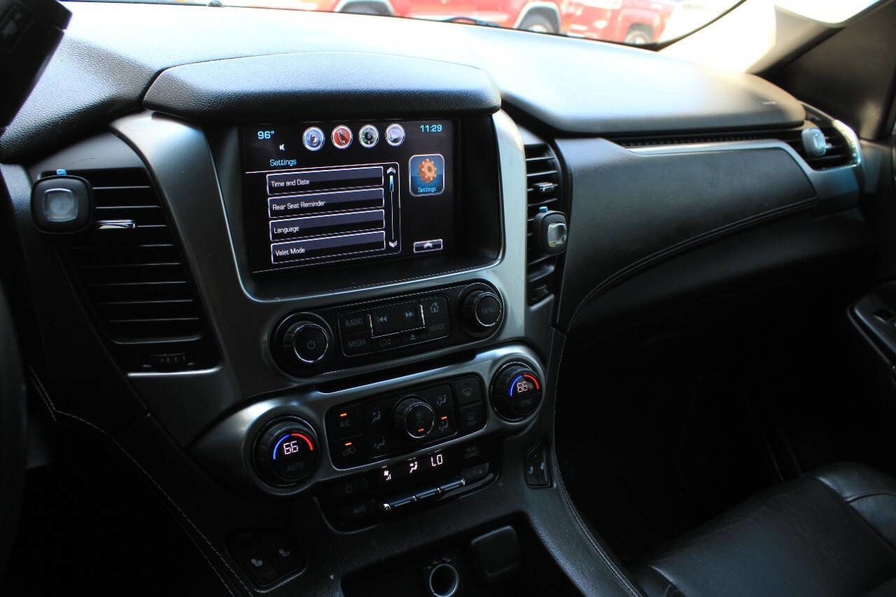 Used 2017 Chevrolet Suburban LT image 21