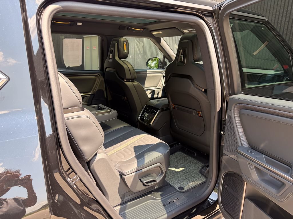 Used 2026 Rivian R1S Adventure AWD/4WD image 32