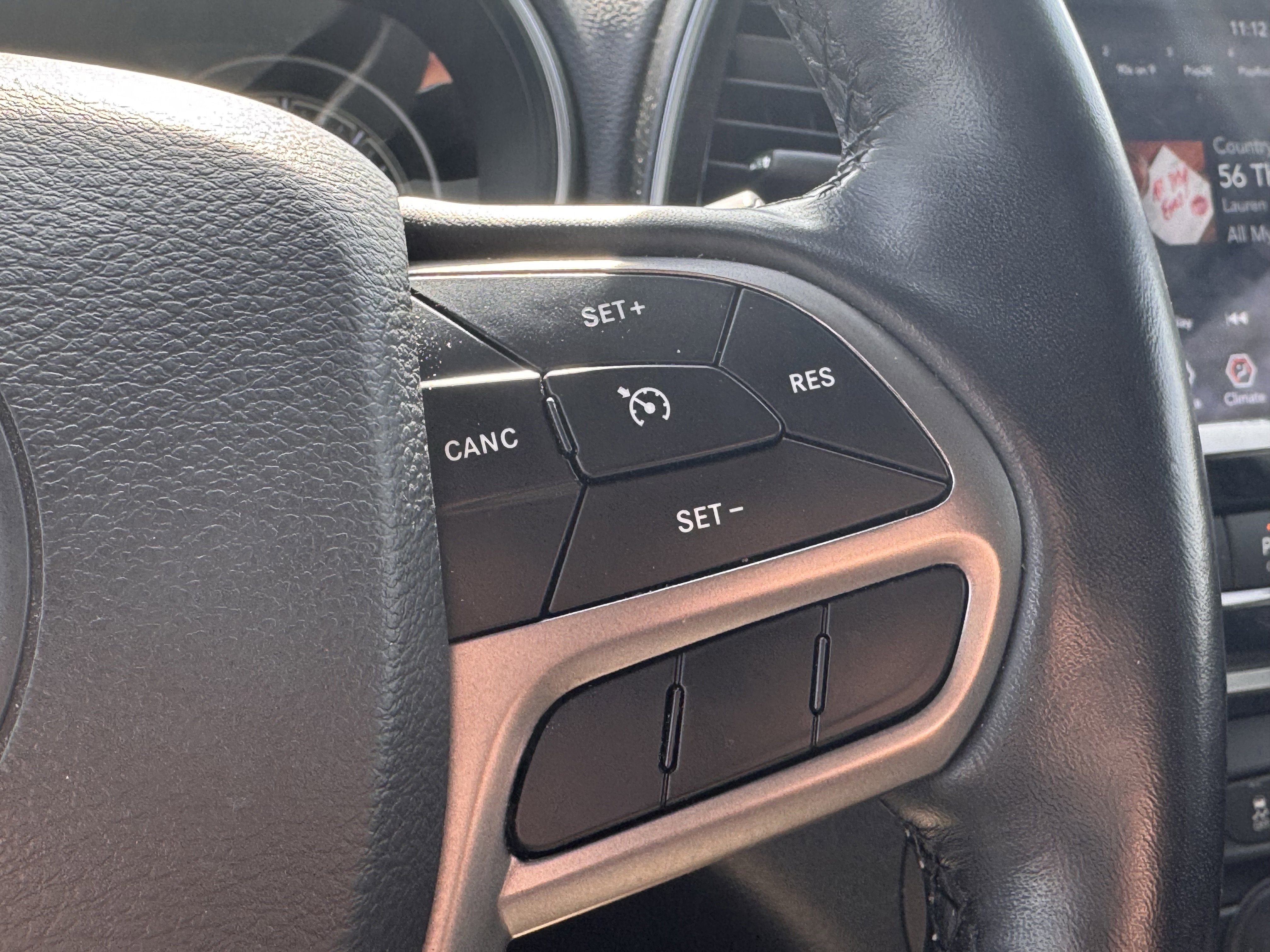 Used 2020 Jeep Cherokee Limited image 9