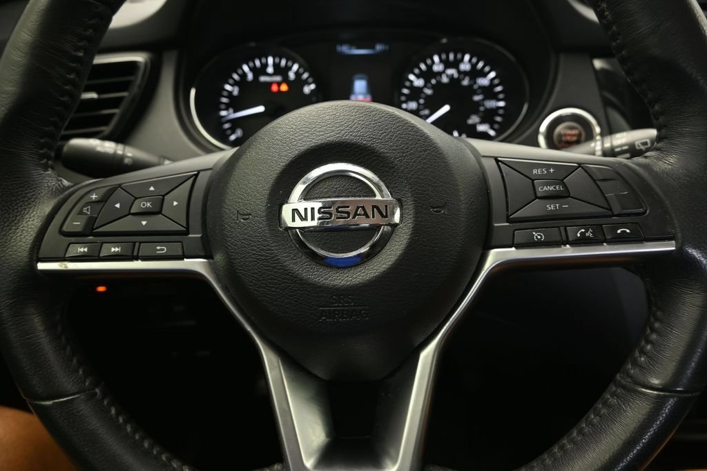 Used 2017 Nissan Rogue SV FWD image 27