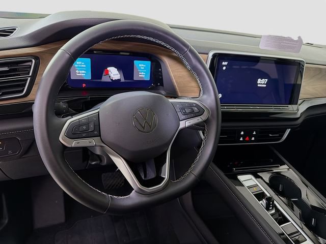 Used 2025 Volkswagen Atlas SE image 12