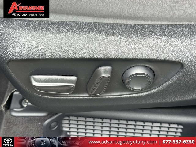 Used 2025 Toyota Sienna XLE w/ XLE Plus Package AWD/4WD image 24