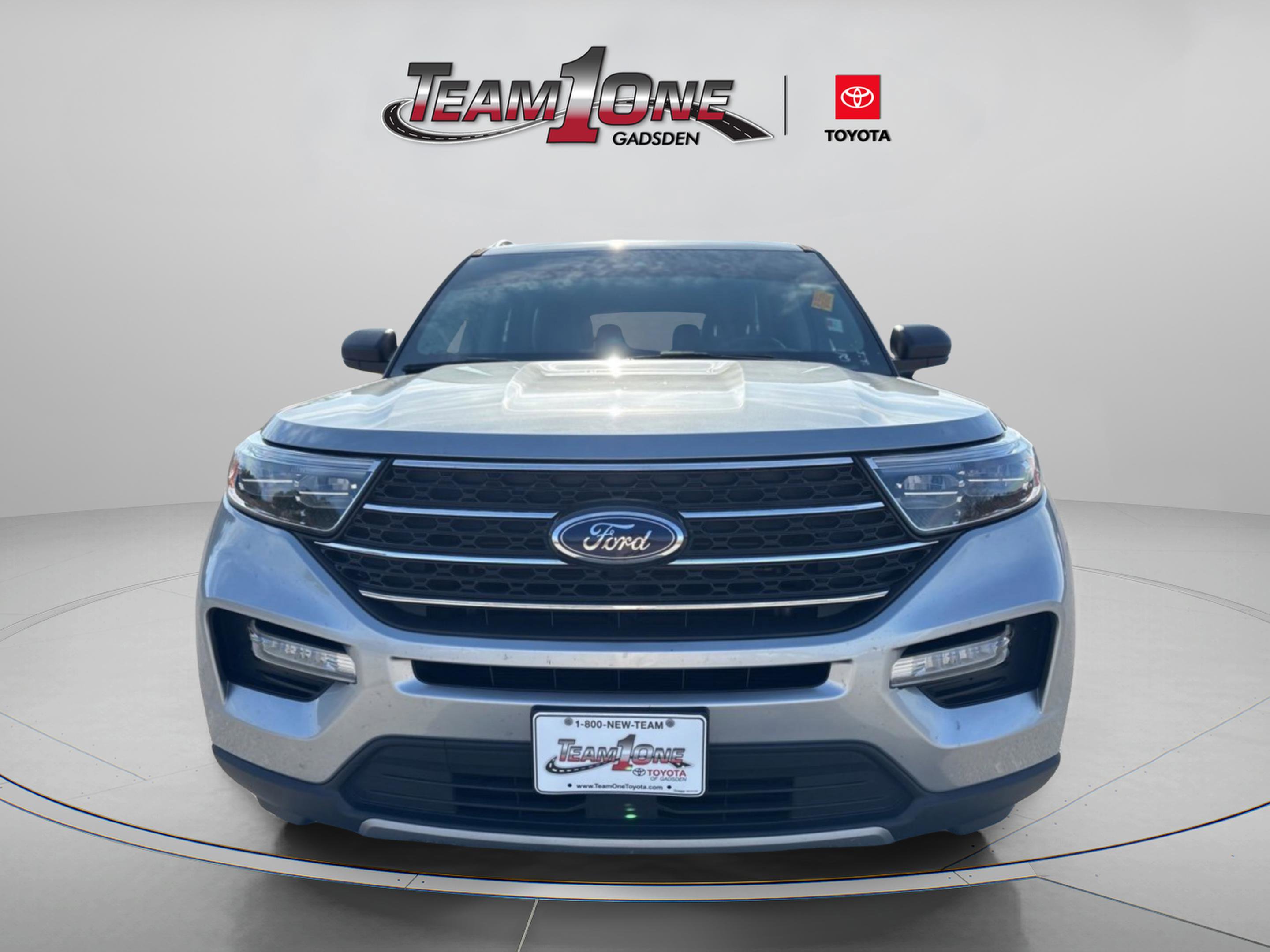 Used 2023 Ford Explorer XLT w/ Equipment Group 202A image 4
