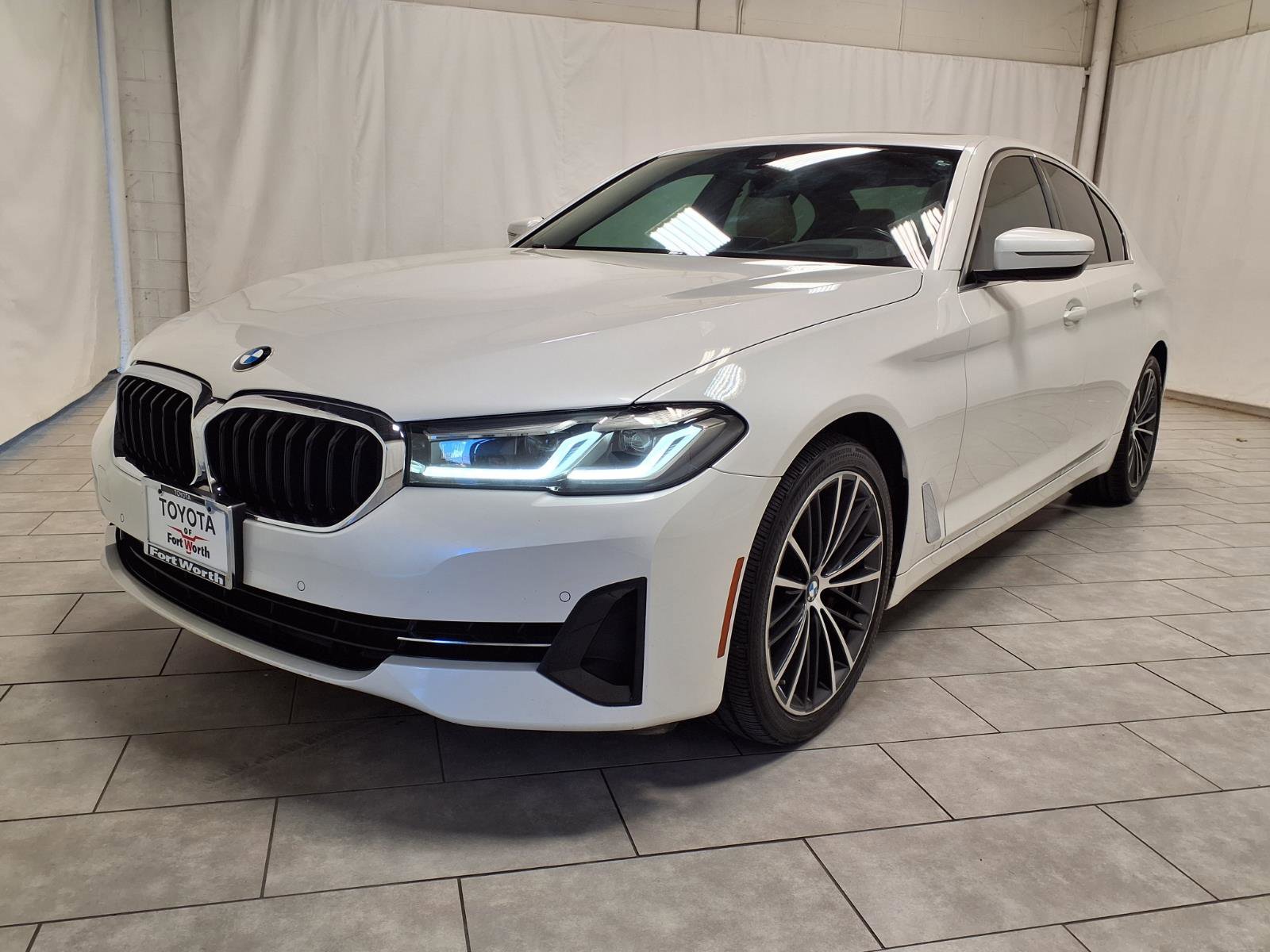 Used 2022 BMW 540i w/ Premium Package RWD image 3