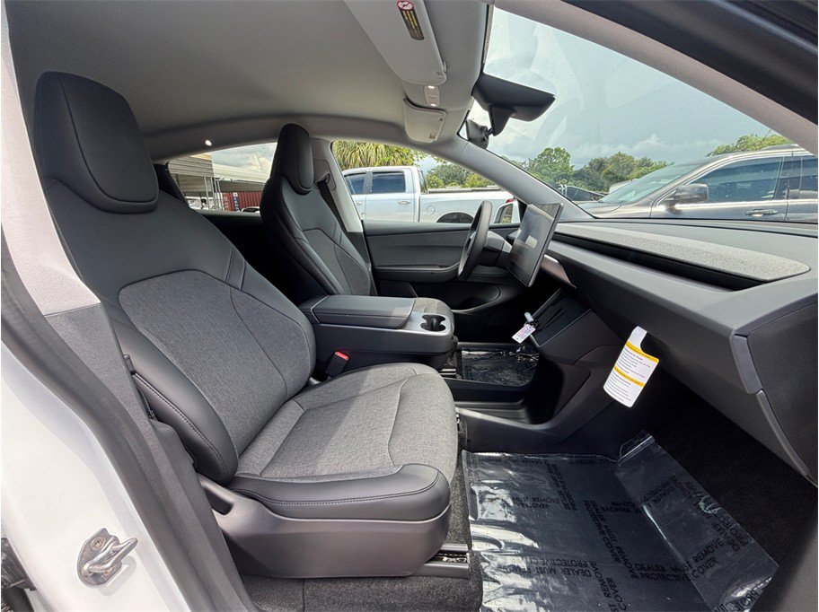 Used 2026 Tesla Model Y 2WD image 35
