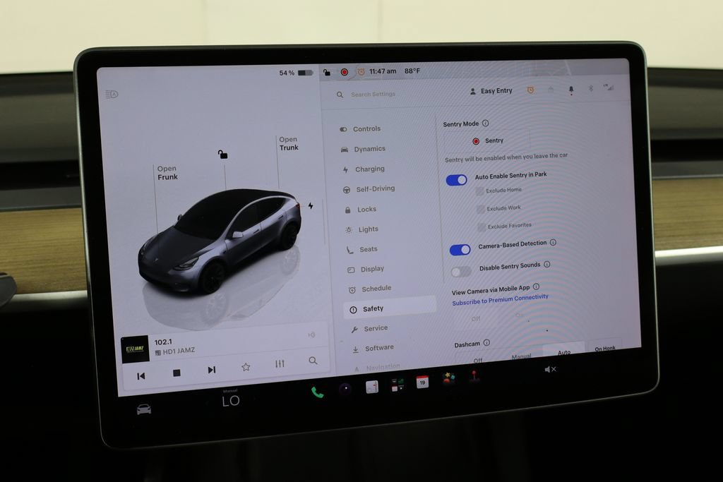 Used 2024 Tesla Model Y Long Range AWD/4WD image 37