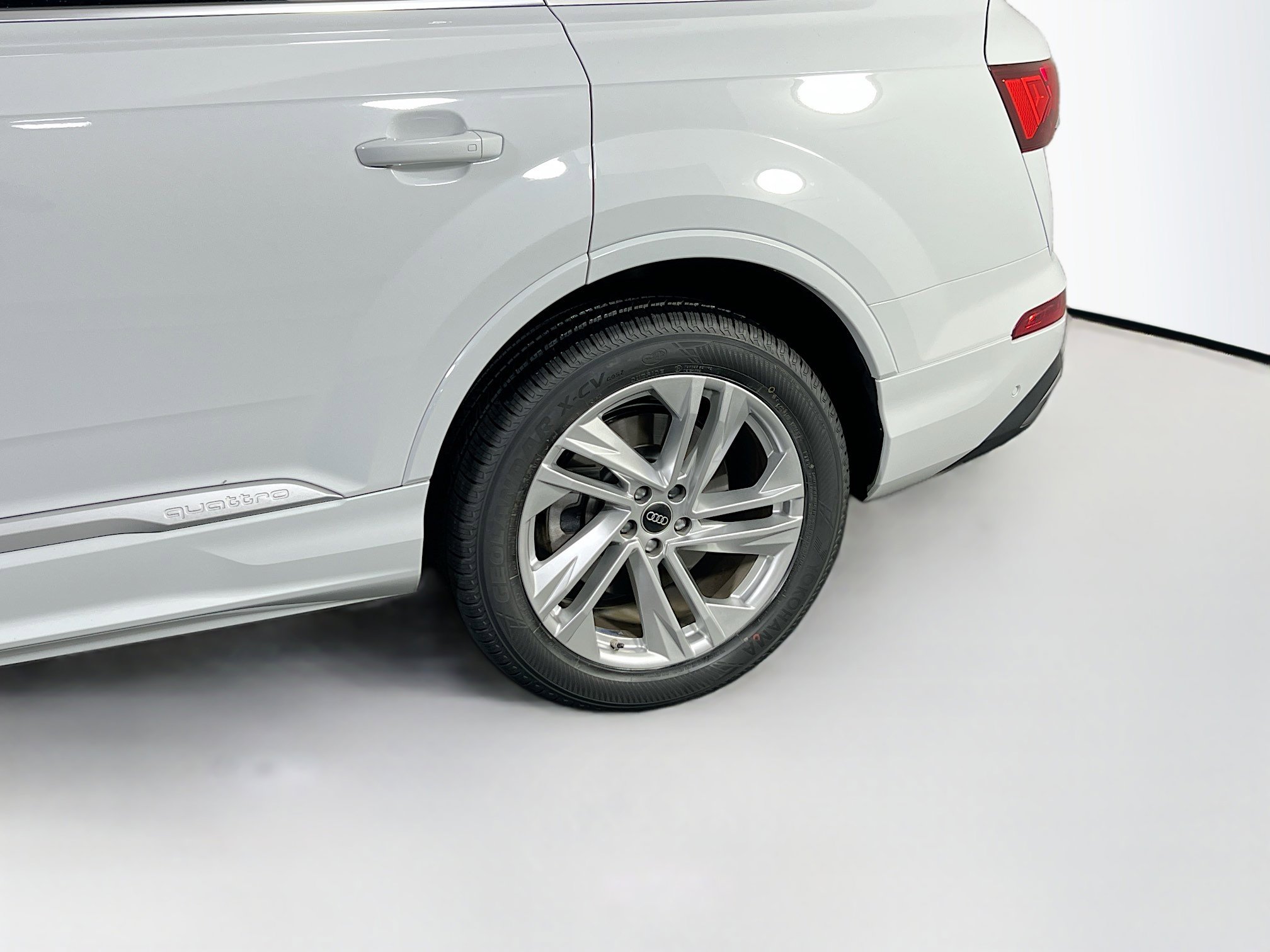 Used 2022 Audi Q7 Premium Plus w/ Premium Plus Package image 31