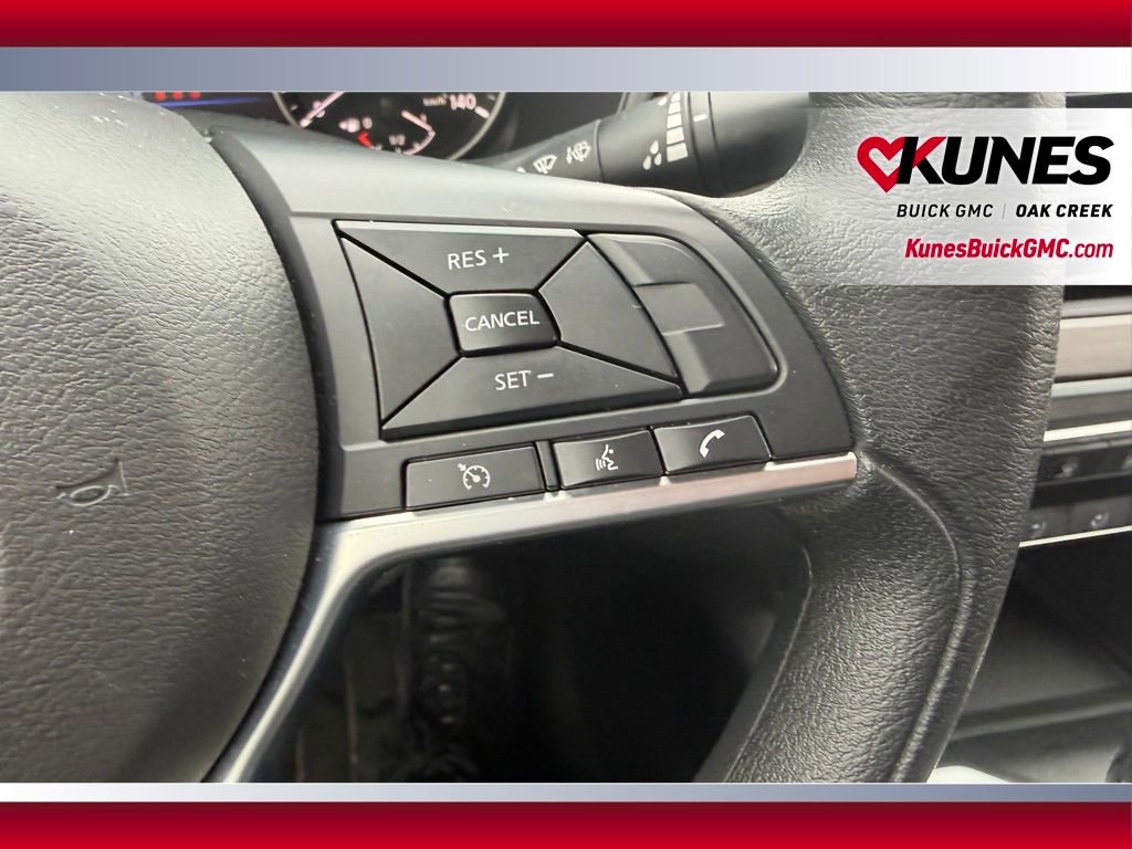 Used 2025 Nissan Altima 2.5 SV image 13