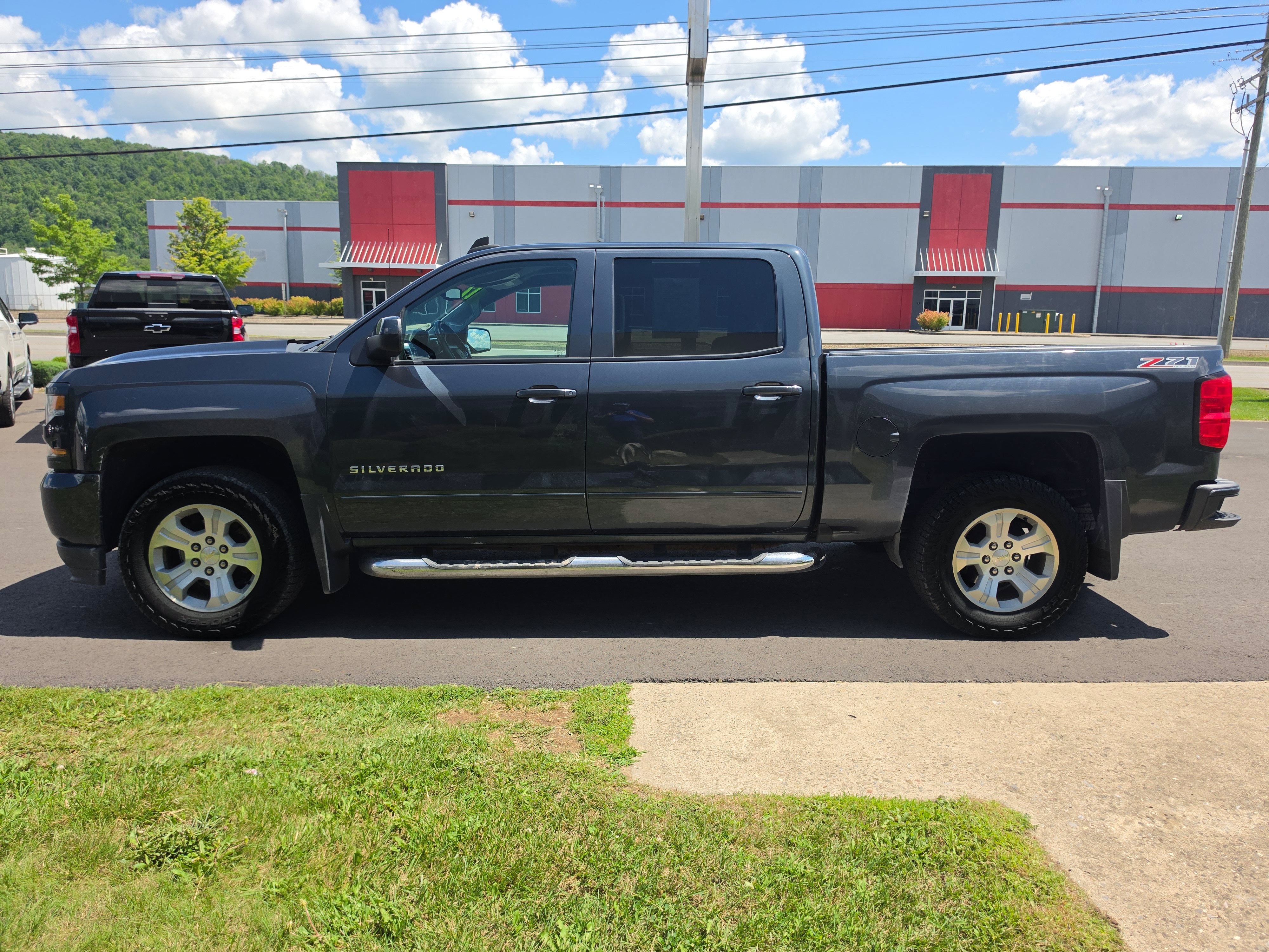 Used 2017 Chevrolet Silverado 1500 LT w/ All Star Edition AWD/4WD image 6