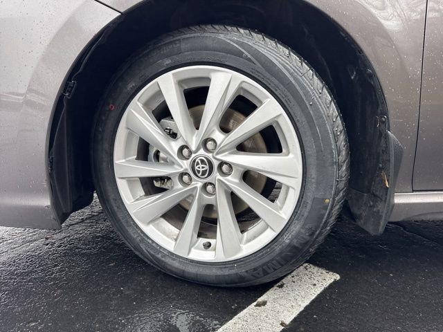 Used 2024 Toyota Camry SE image 30