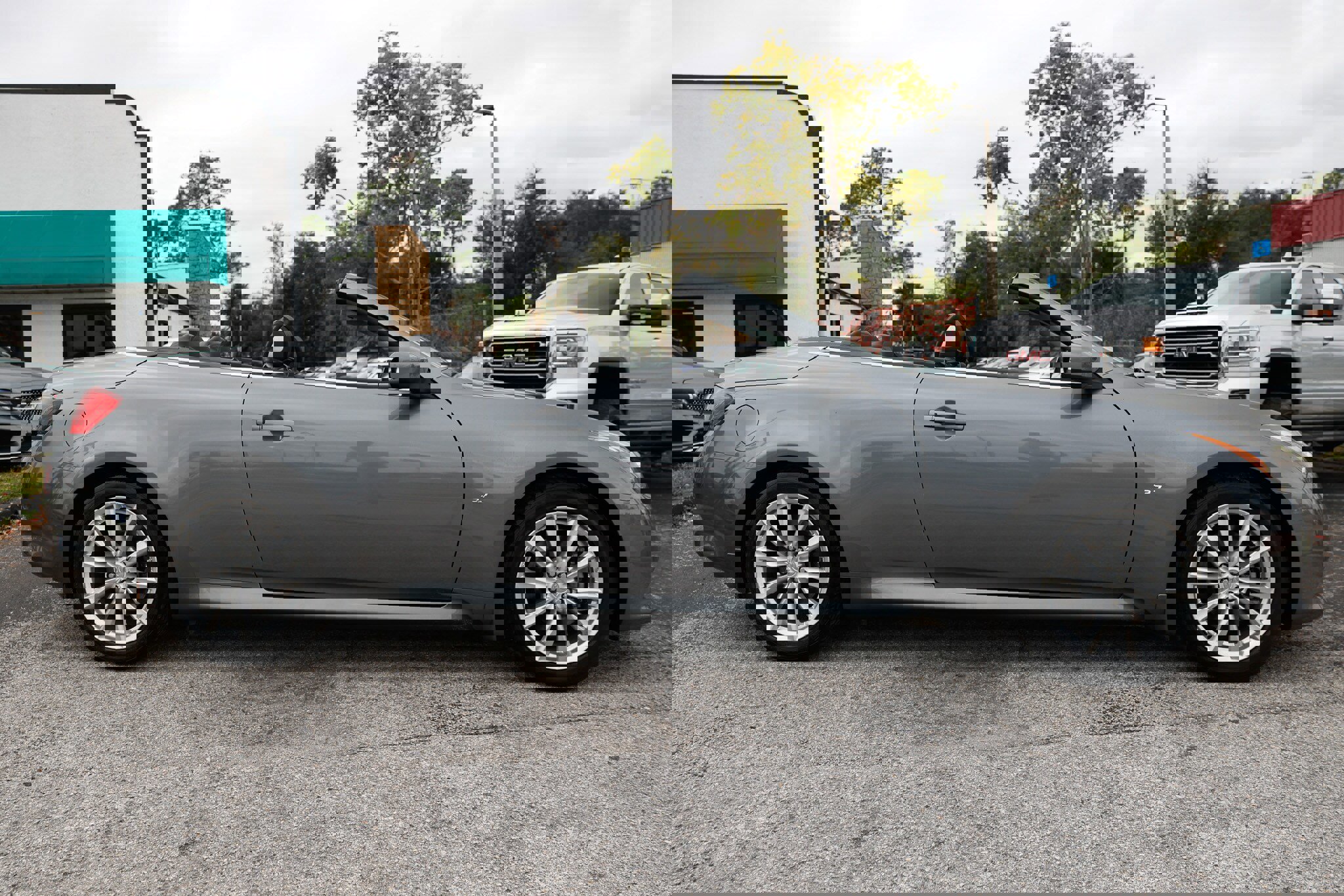 Used 2014 INFINITI Q60 Convertible w/ Premium Package image 18