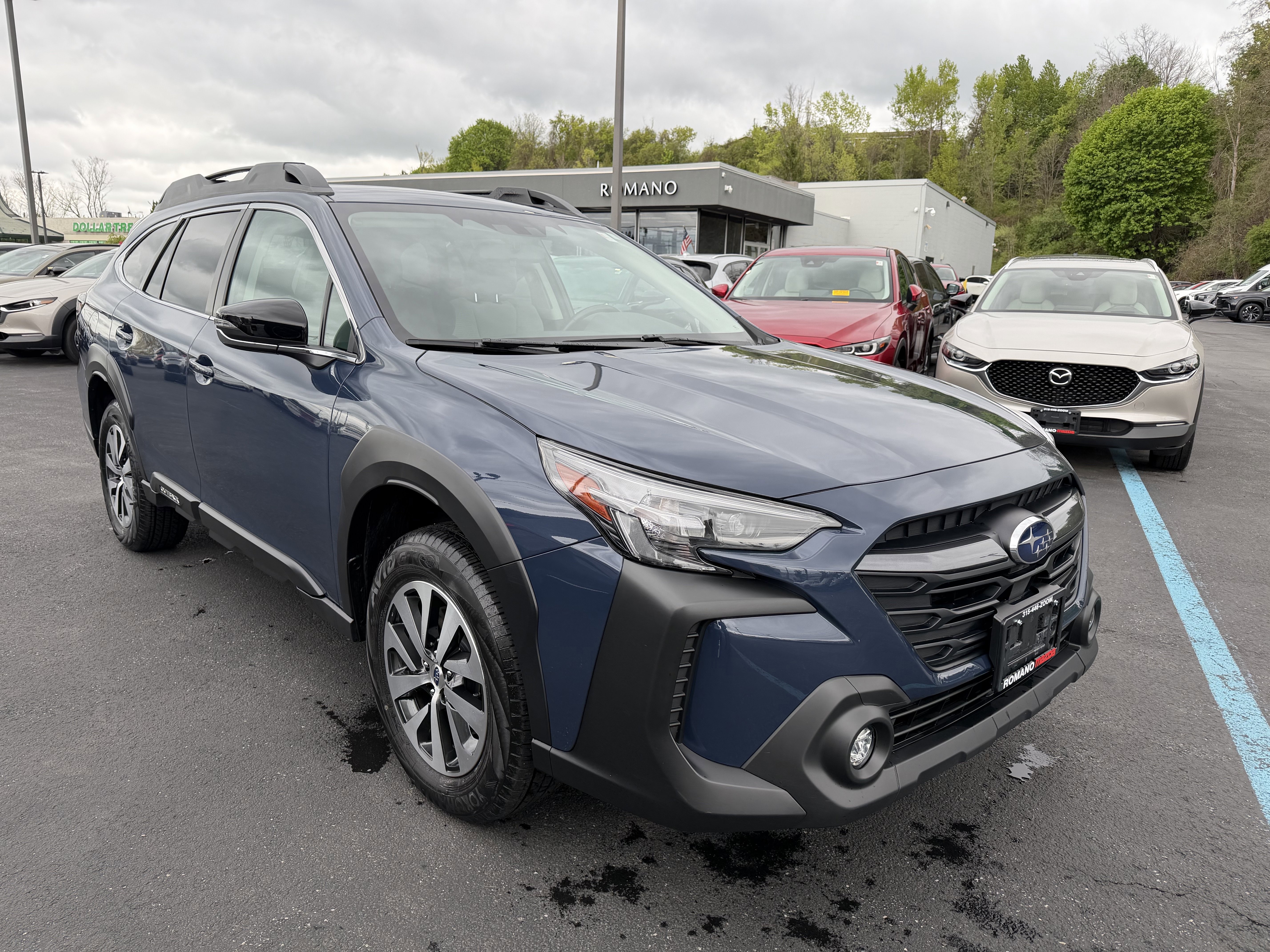 Used 2023 Subaru Outback Premium AWD/4WD image 2