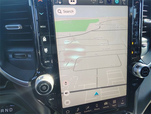 New 2026 RAM 1500 4x4 Crew Cab image 3