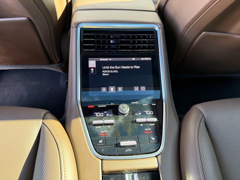 Used 2021 Porsche Panamera 4 w/ Premium Package image 33