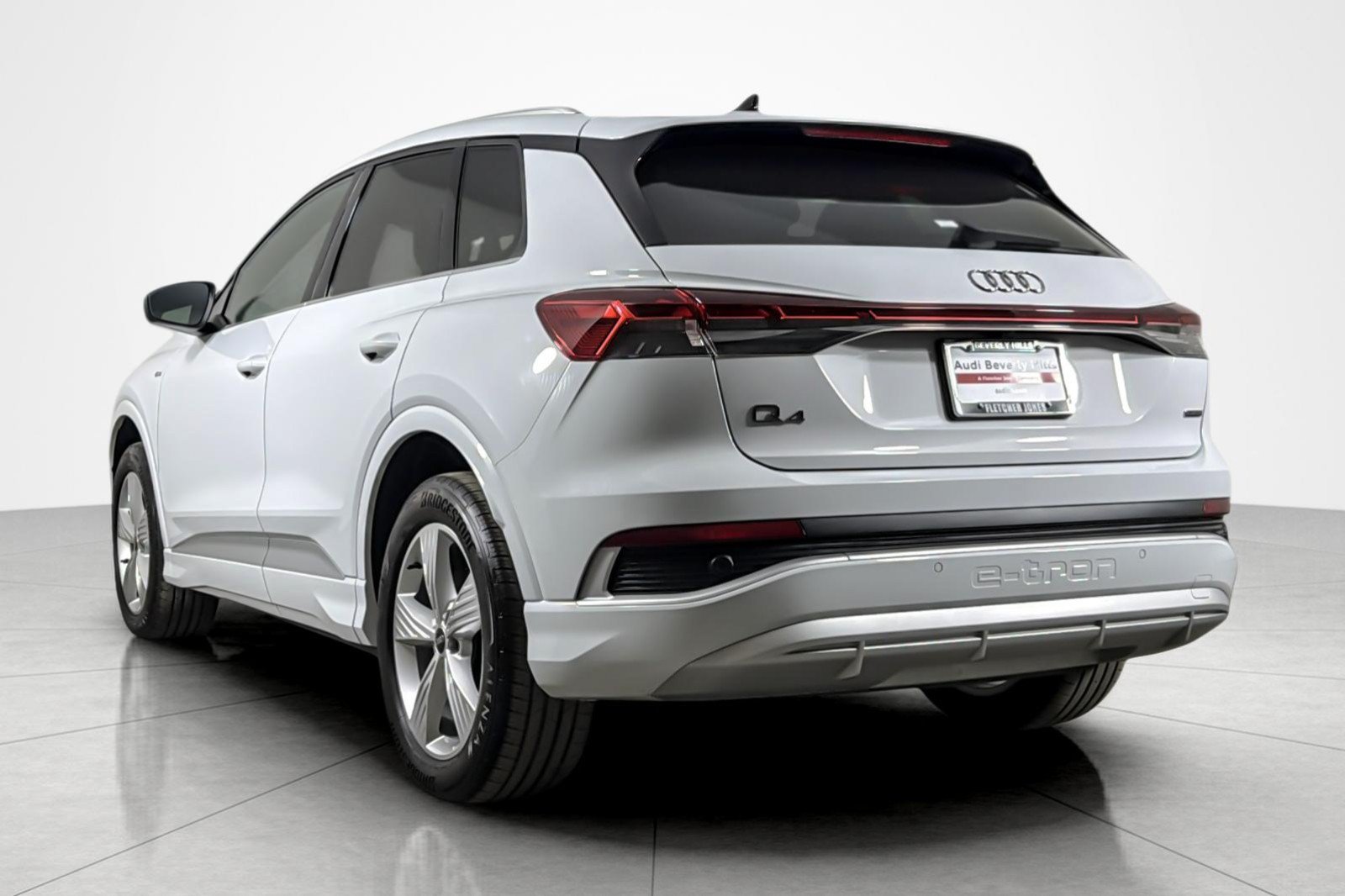 Used 2024 Audi Q4 e-tron Premium AWD/4WD image 3