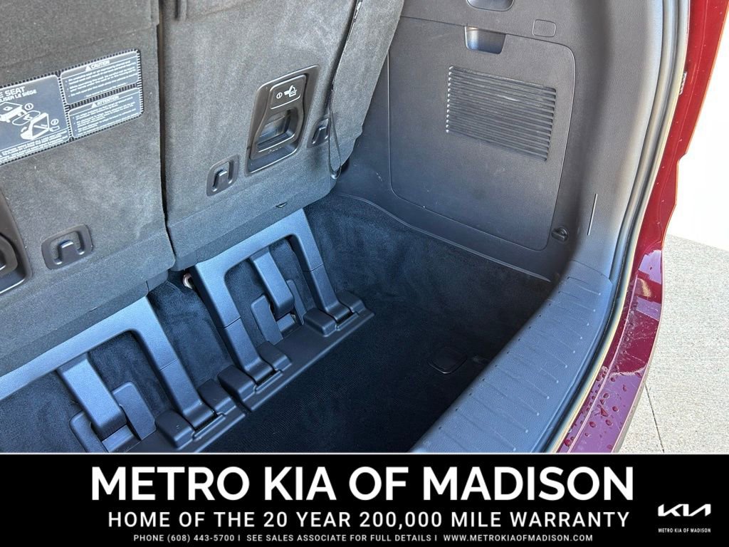Used 2023 Kia Carnival SX Prestige image 48
