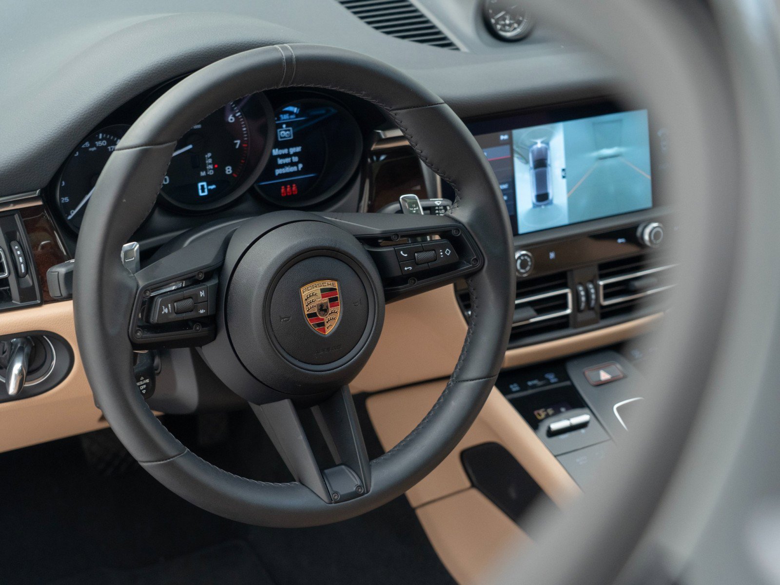 Certified 2025 Porsche Macan image 19