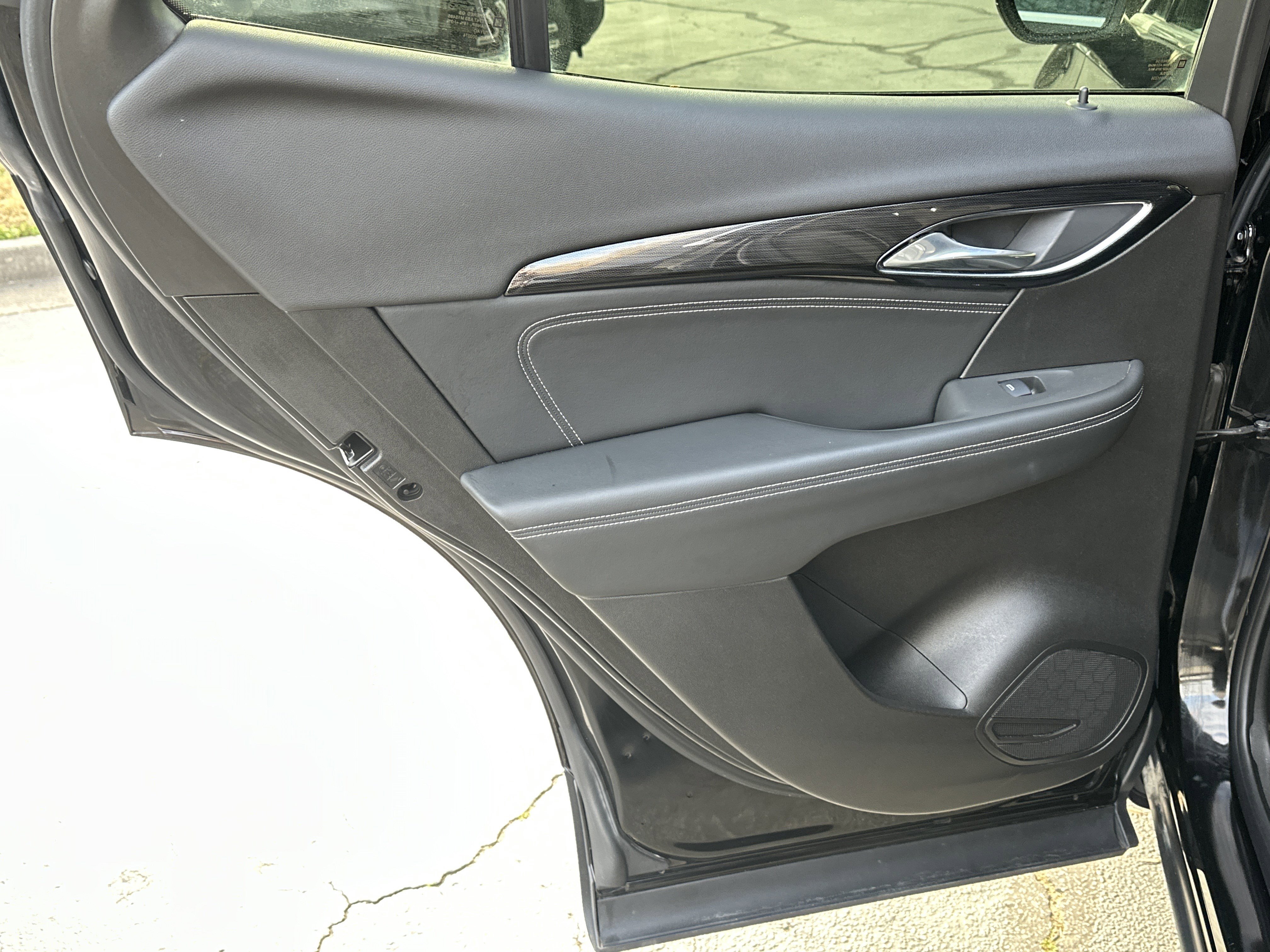 Certified 2022 Buick Envision Essence w/ Safety Package image 22