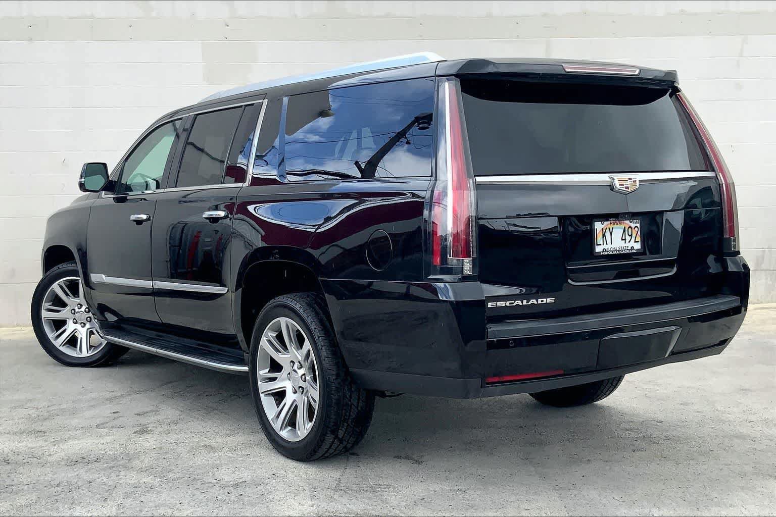 Used 2019 Cadillac Escalade ESV Luxury AWD/4WD image 4