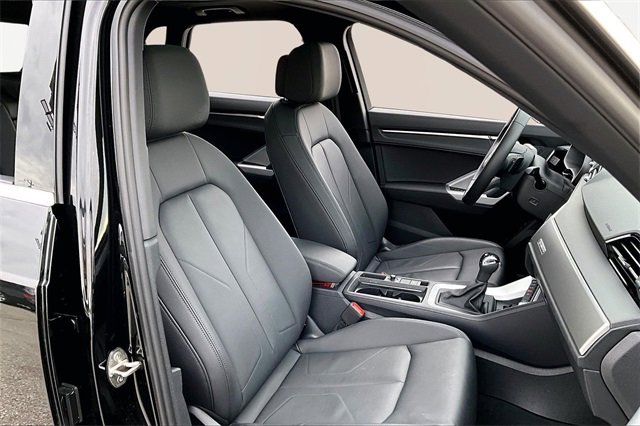 Used 2025 Audi Q3 2.0T Premium w/ Convenience Package image 7