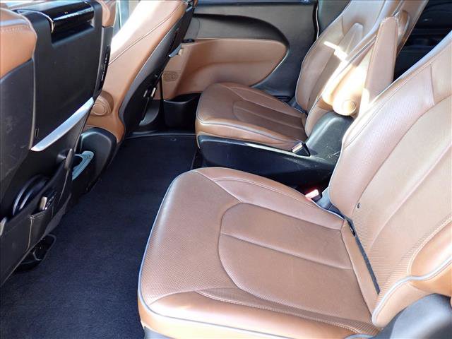 Used 2020 Chrysler Pacifica Limited w/ Advanced Safetytec Group FWD image 5
