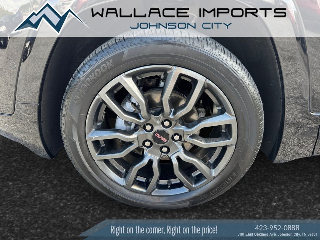 Used 2024 GMC Terrain Denali w/ Black Diamond Edition AWD/4WD image 9