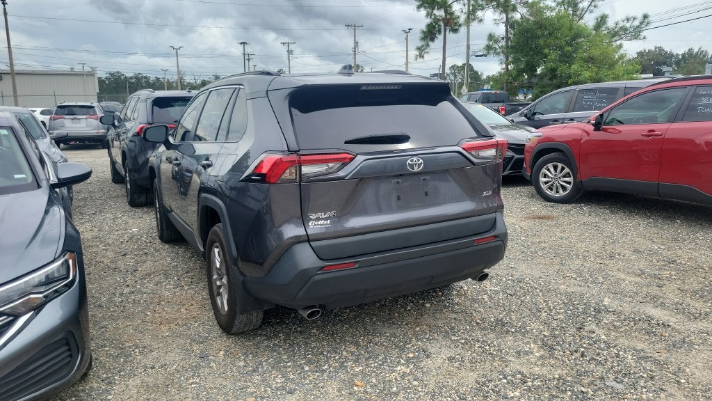 Used 2025 Toyota RAV4 XLE w/ Convenience Package FWD image 6