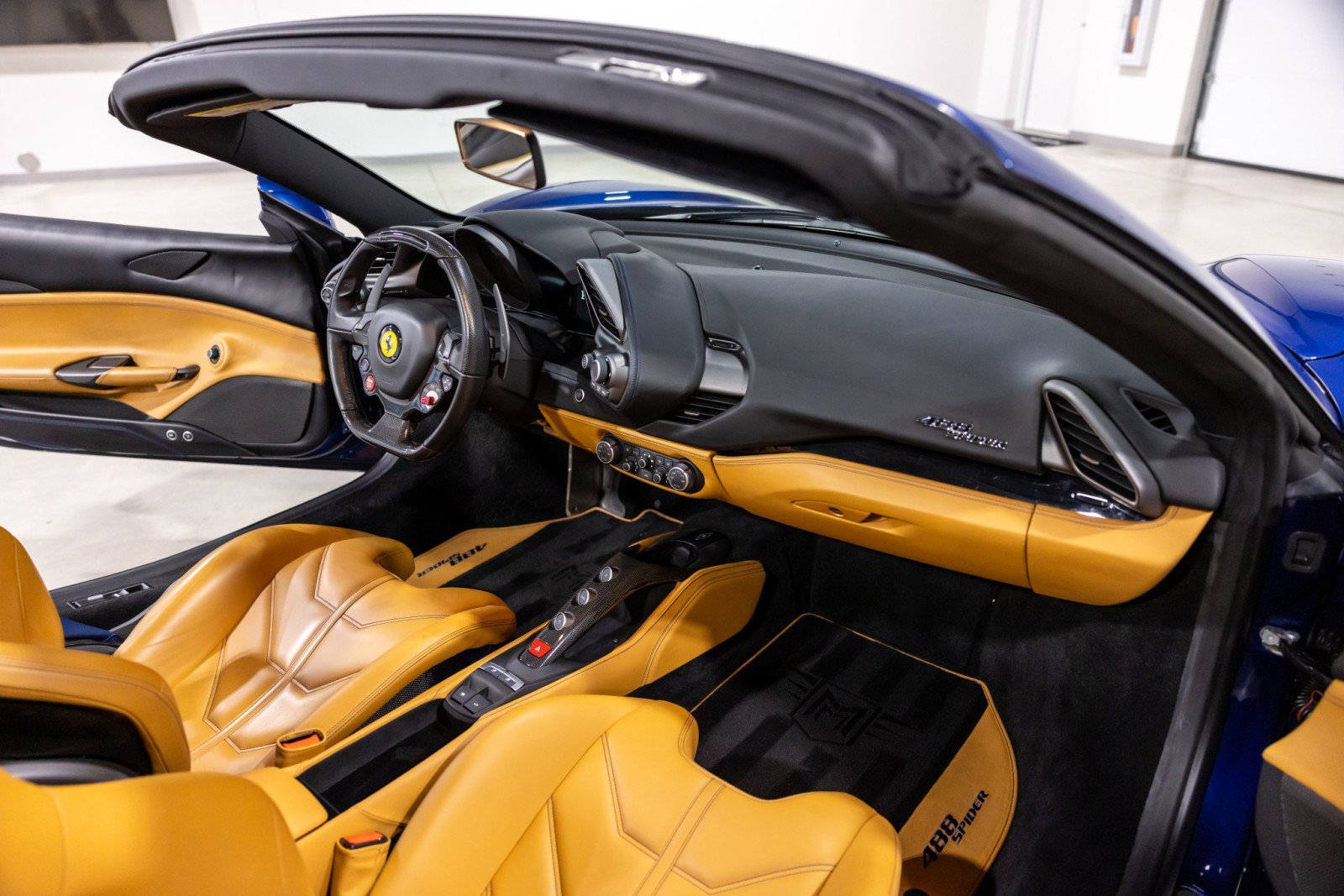 Used 2019 Ferrari 488 Spider image 36