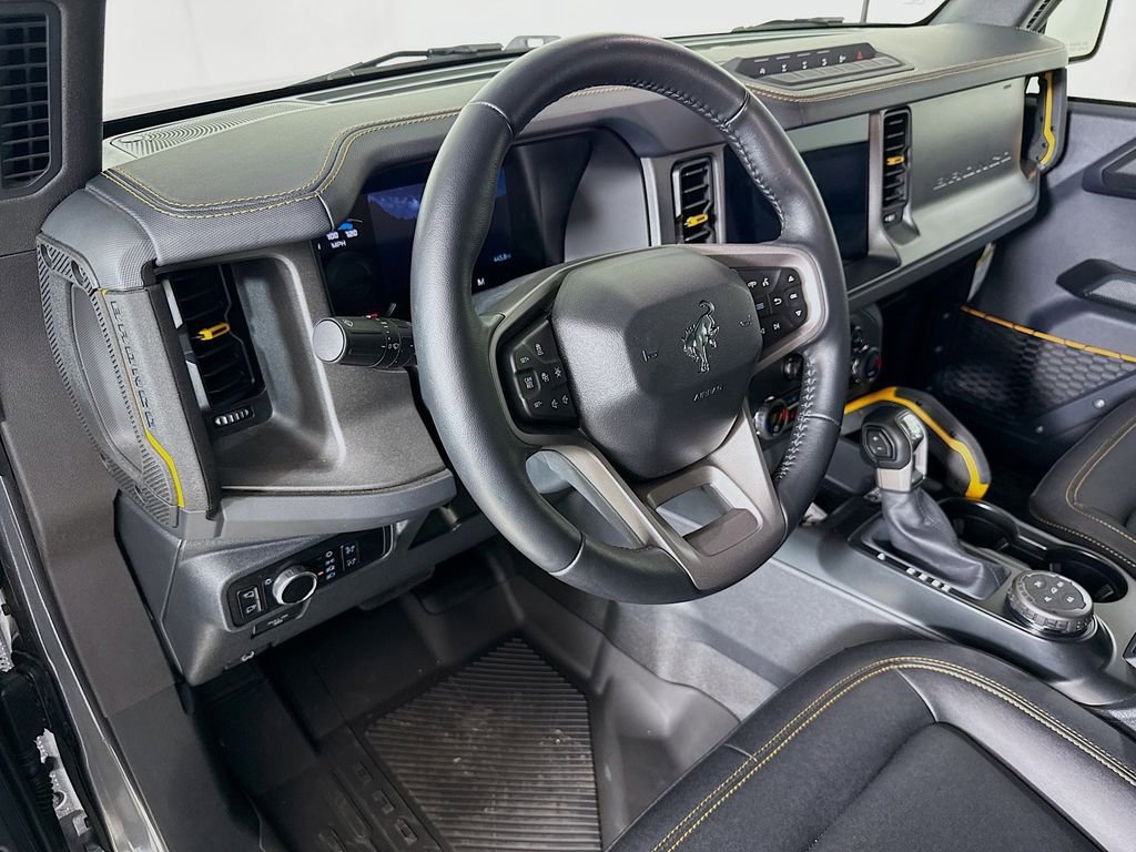 Used 2024 Ford Bronco Badlands image 9