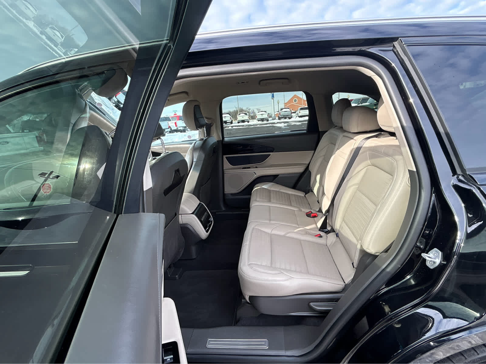 Used 2024 Lincoln Nautilus Reserve AWD/4WD image 12
