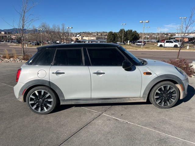 Used 2017 MINI Cooper 4-Door Hardtop image 7